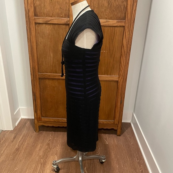 Adrianna Papell Black Cap Sleeve Cocktail Dress with Purple Lining - Picture 11 of 15